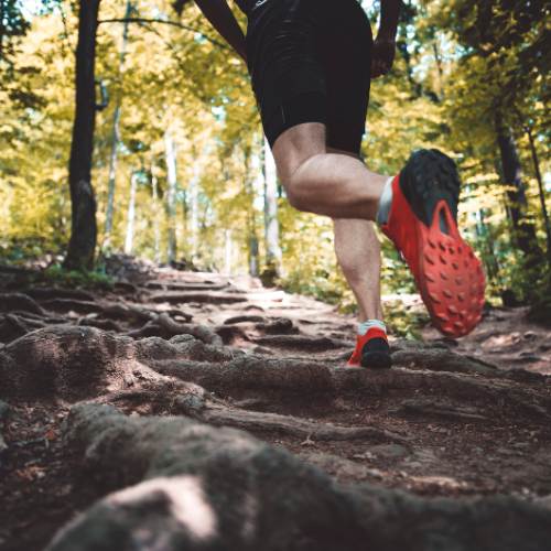 Trail-running-St.Jean-daulps - runner with red trainers